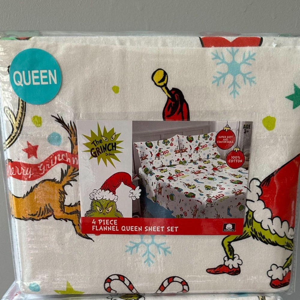 Grinch QUEEN 4 Piece Flannel Sheet Set